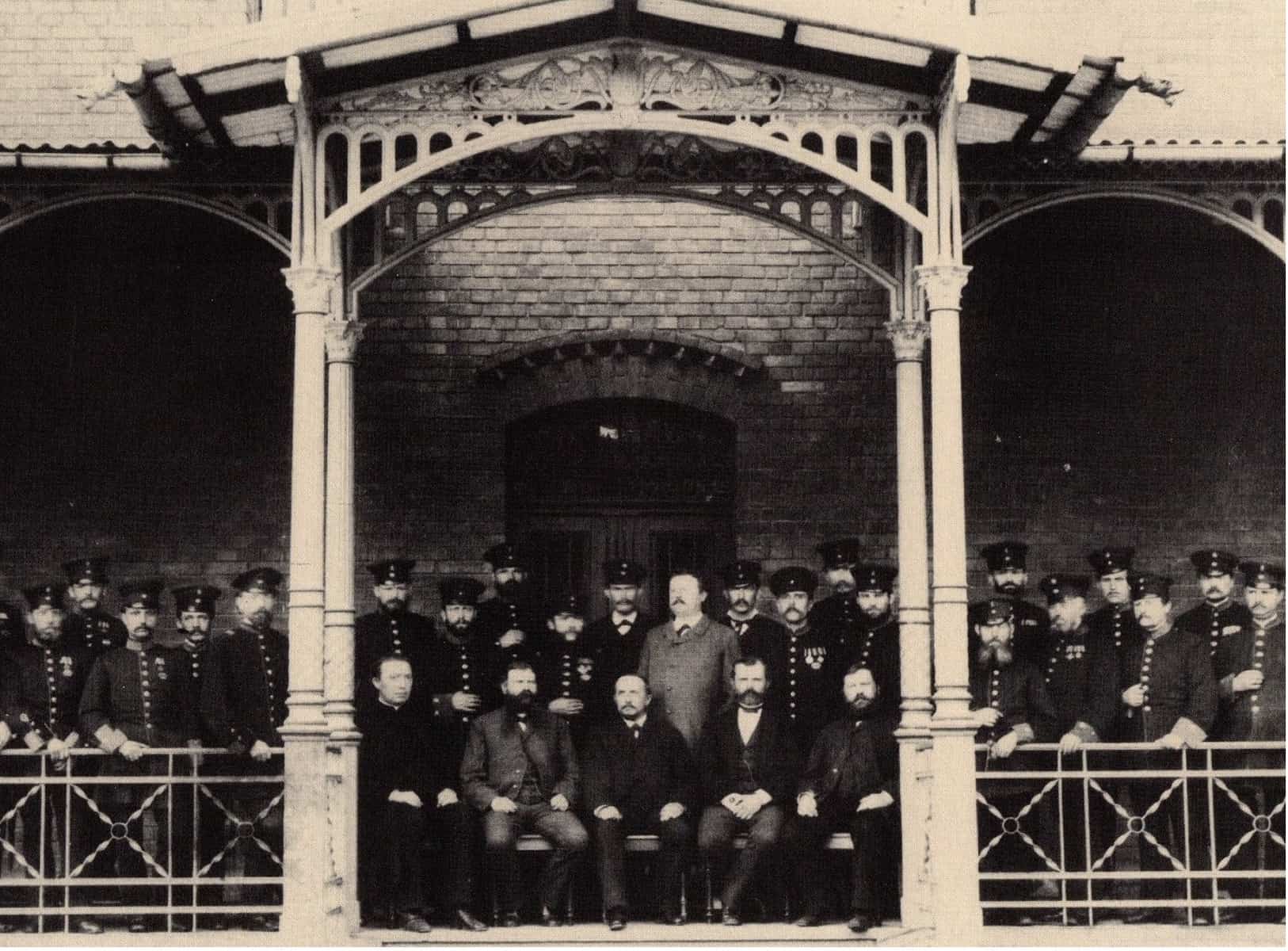 HF 1923 alt